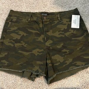 Judy Blue shorts Camo NWT